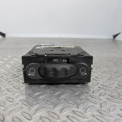 Кнопка коректора фар 8200022569 RENAULT