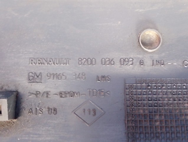 Накладка заднього лівого крила 8200036093 RENAULT