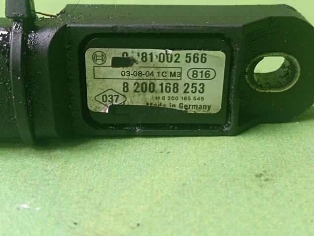 Датчик тиску наддуву (датчик нагнітання повітря в турбіну) 8200168253 RENAULT
