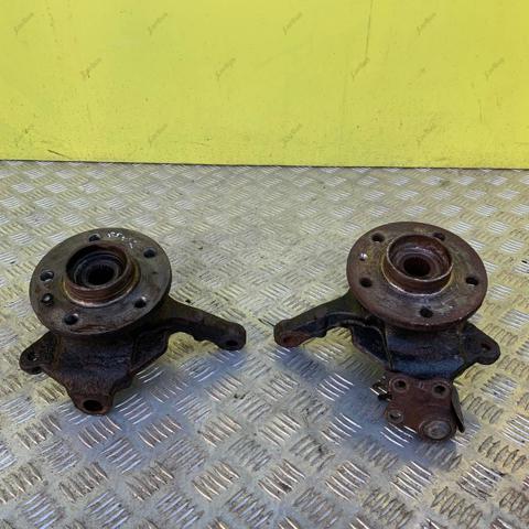 Цапфа поворотна права 8200224361 RENAULT