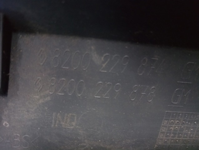 Бампер задній, ліва частина 8200229874 RENAULT