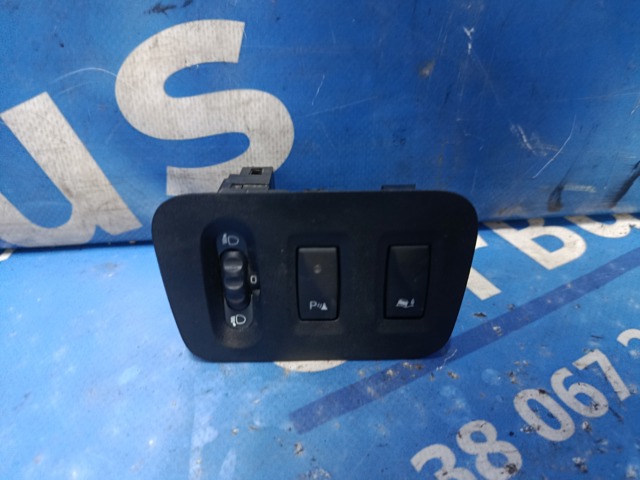 Кнопка коректора фар 8200379685 RENAULT