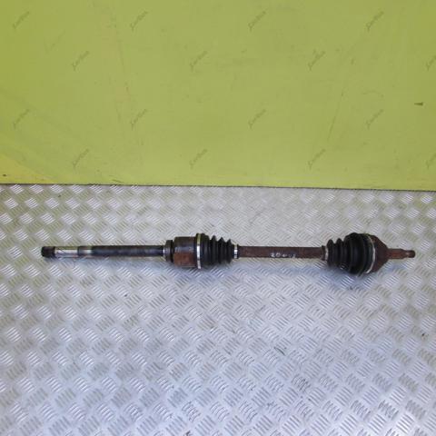 Піввісь передня, права 8200452268 RENAULT