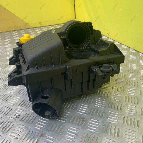 Корпус повітряного фільтра Opel Vivaro A