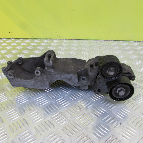 Кронштейн генератора (натяжний) 8200527320 RENAULT