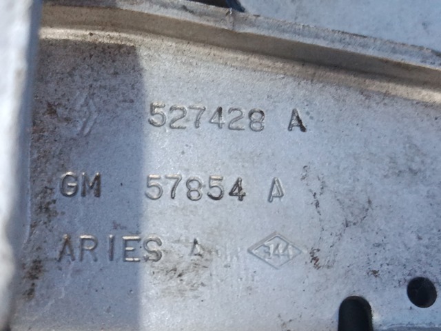 Петля дверей задньої (розпашної) 8200527428 RENAULT