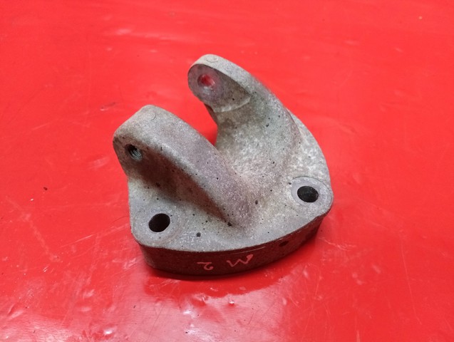 Кронштейн подушки (опори) двигуна, задньої 8200675217 RENAULT