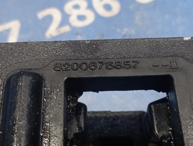 Подушка (опора) двигуна, ліва 8200676857 RENAULT