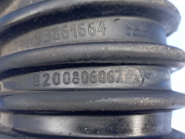 Патрубок повітряний, вихід повітряного фільтра 8200806067 RENAULT