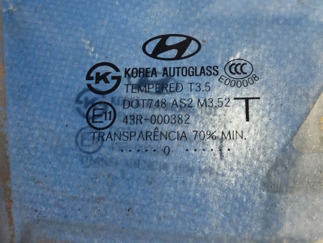 Скло передньої правої двері 824212B001 HYUNDAI