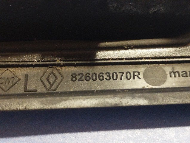 Ручка задніх дверей зовнішня, ліва 826063070R RENAULT