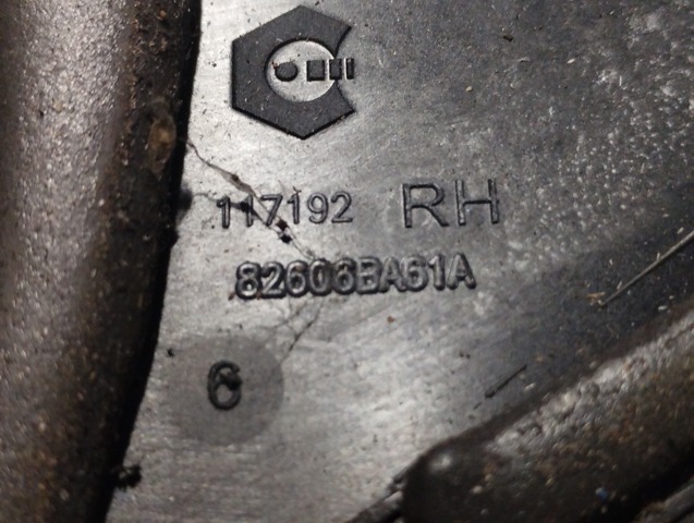 Ручка задньої двері зовнішня права 82606BA61A NISSAN