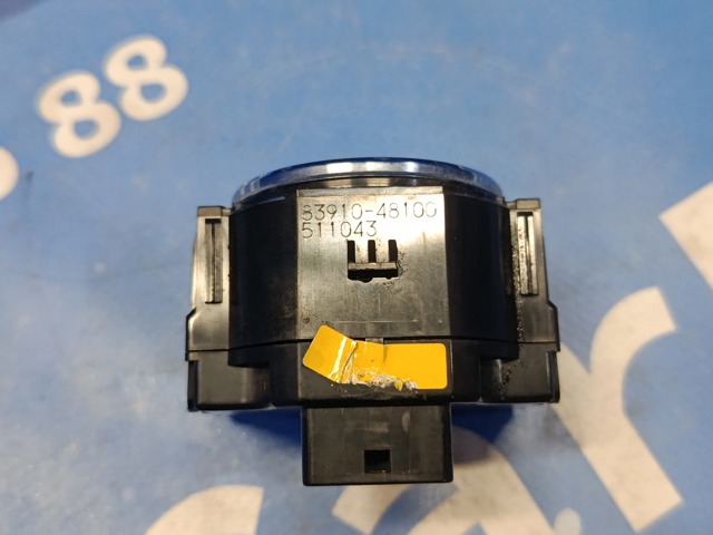 Годинники 8391048100 TOYOTA