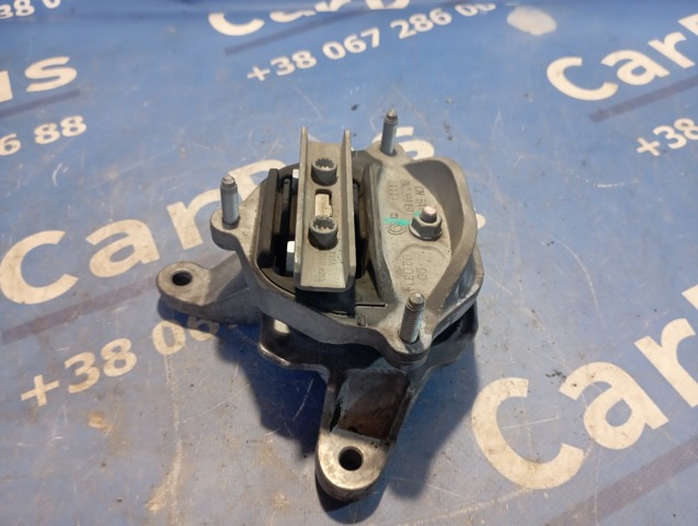 Кронштейн подушки коробки передач 8K0399151 VAG