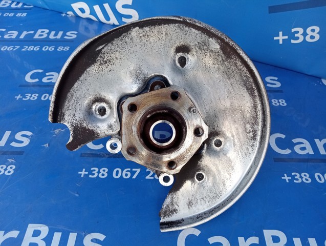 Кулак поворотний правий 8R0505436C VAG