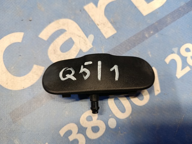 Форсунка омивача скла лобового, права 8R0955988B VAG