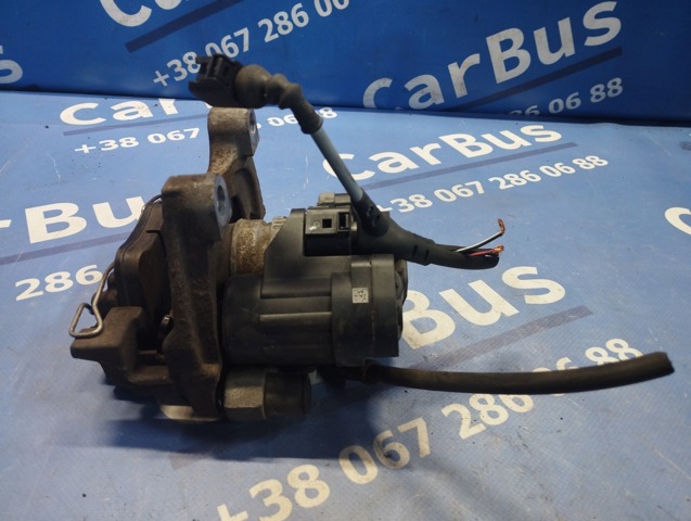 Супорт гальмівний, передній, правий 8V0615124D VAG