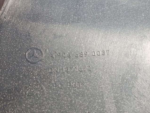 Декоративна накладка центральної консолі 9066890037 MERCEDES