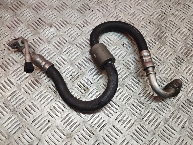 Трубопроводи 9228240 BMW