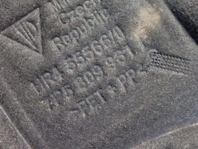 Підкрилок передній лівий 95850496104 VAG
