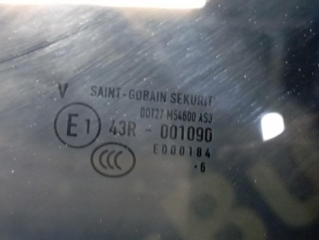 Скло заднє праве 95854261201 VAG