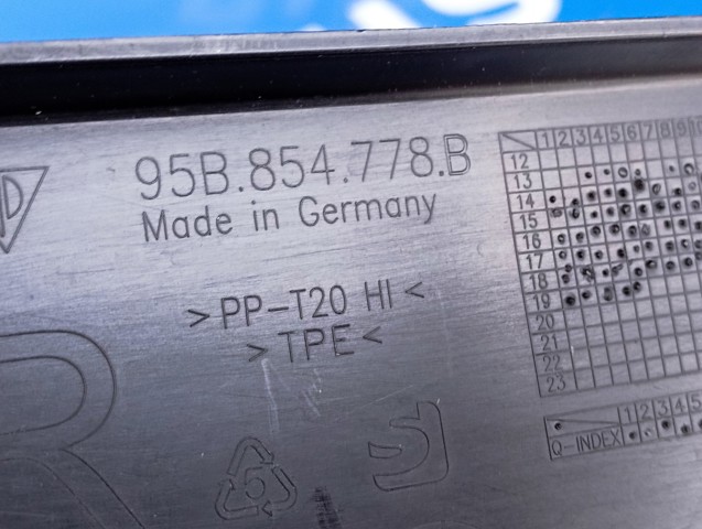 Ущільнювач арки крила 95B854778B1E0 VAG