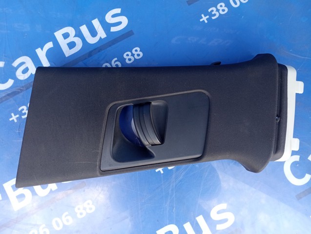 Обшивка стійки кузова внутрішня, середня ліва 95B8672436F2 VAG