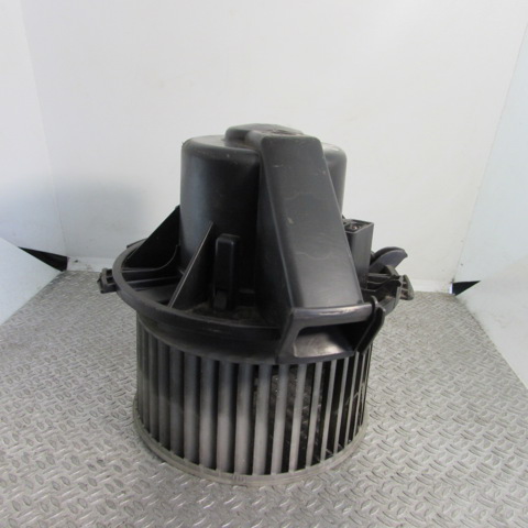 Електромотор пічки A0008356007 MERCEDES