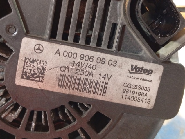 Авто генератор A0009060903 MERCEDES