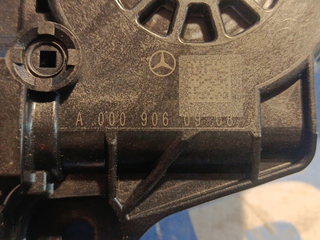 Мотор склопідйомника дверей задніх, правих A0009060908 MERCEDES