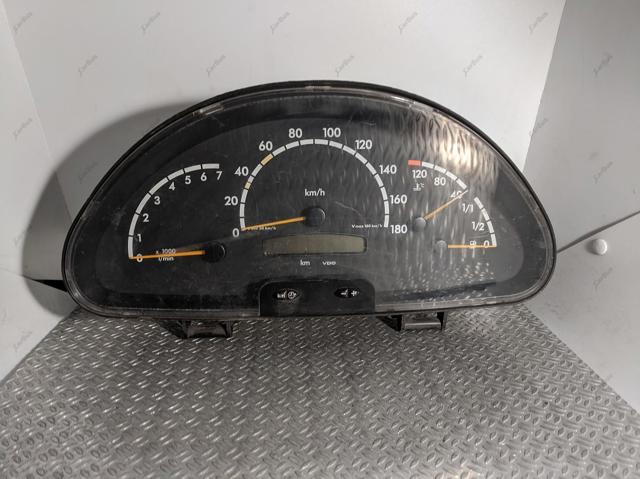 Приладова дошка-щиток приладів A0014468521 MERCEDES