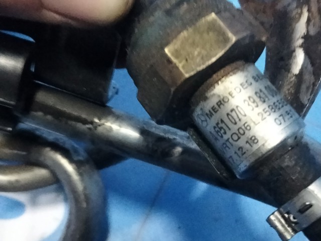 Датчик тиску палива A0045421618 MERCEDES