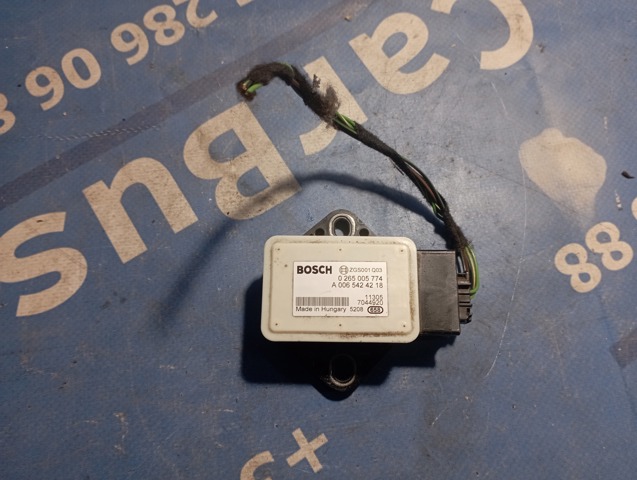 Датчик кутової швидкості повороту автомобіля A0065424218 MERCEDES
