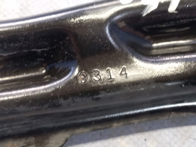 Важіль/тяга задньої підвіски подовжній верхній, правий A1673503800 MERCEDES