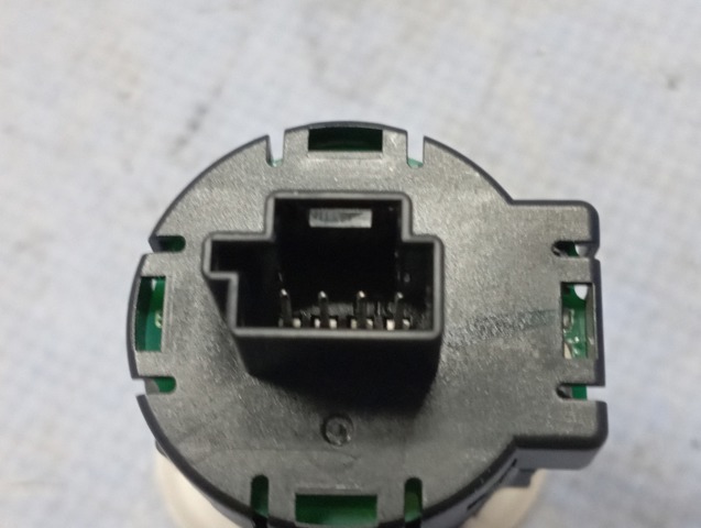 Датчик температури повітря в салоні A2118300272 MERCEDES
