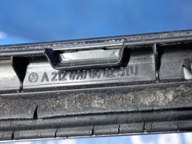 Молдинг даху, правий A2126900682 MERCEDES