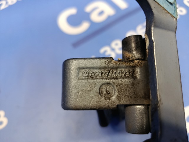 Петля задньої багажної, 3/5 -ої двері A2127400237 MERCEDES
