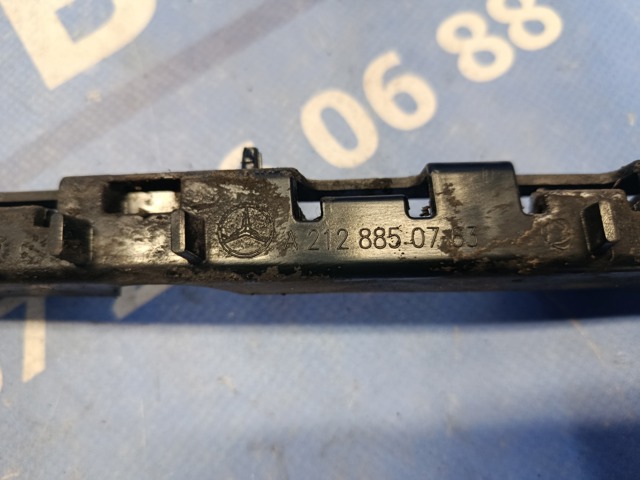 Направляюча заднього бампера, ліва A2128850763 MERCEDES