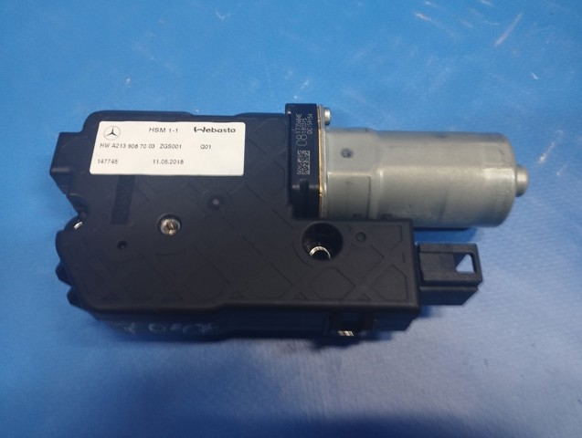 Мотор шторки сонцезахисної A2139067003 MERCEDES