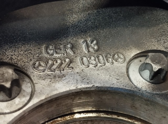 Кулак поворотний лівий A2223500941 MERCEDES