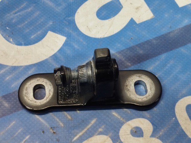 Петля передніх дверей права A2227204001 MERCEDES