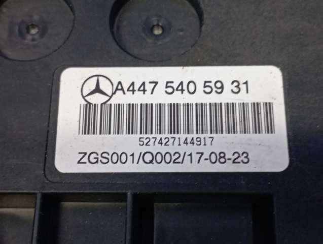 Коробка запобіжників A4475405931 MERCEDES