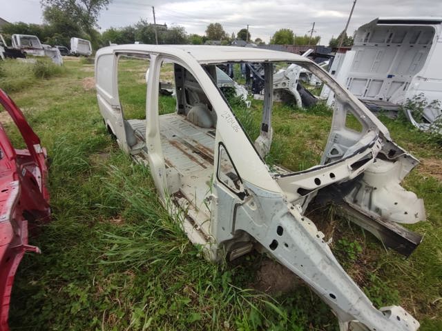 Крило праве заднє A4476302800 MERCEDES