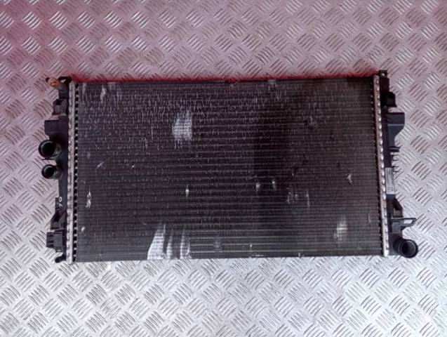 Радіатор охолодження двигуна A6395010401 MERCEDES