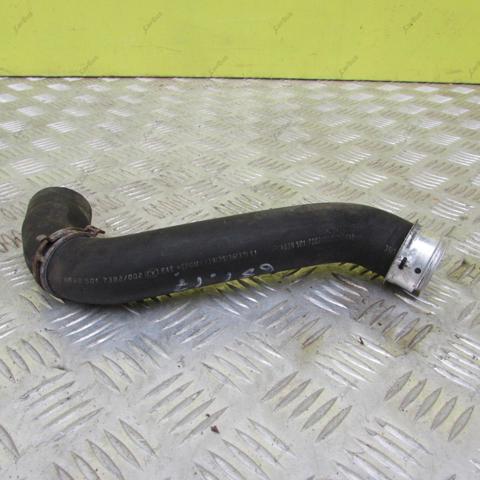 Патрубок системи охолодження A6395017382 MERCEDES