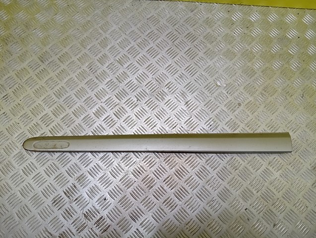 Молдинг передніх лівих дверей A6396900262 MERCEDES