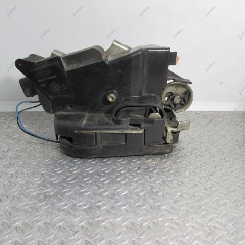 Замок водійських дверей A6397200835 MERCEDES