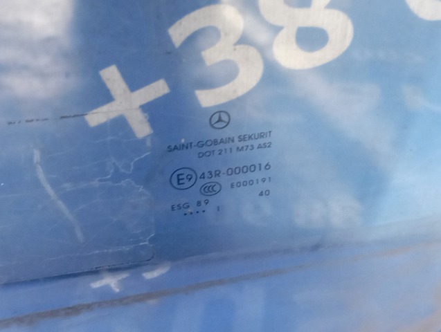 Вікно (передніх дверей) двері A6397250210 MERCEDES