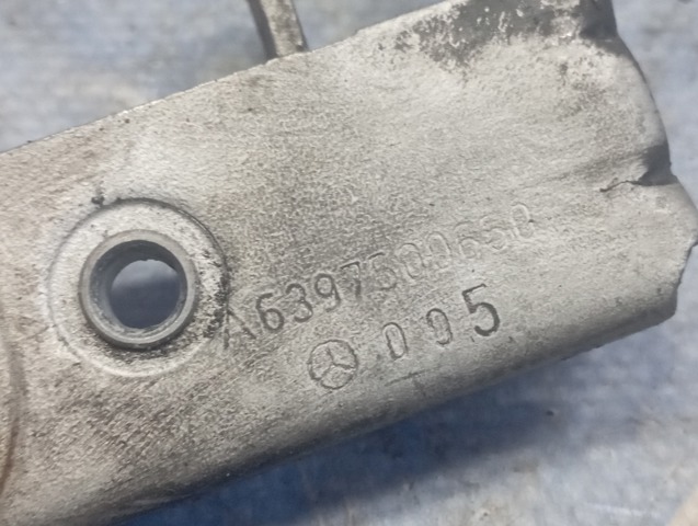 Замок кришки капота A6397500650 MERCEDES