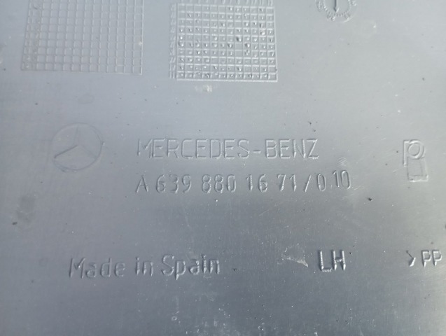 Ікло заднього бампера ліве A6398801671 MERCEDES